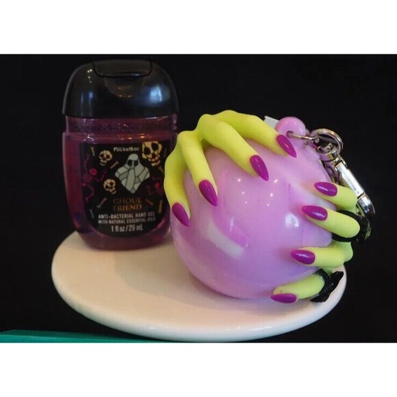 Bath Body Works Halloween Crystal Ball LED Light-Up PocketBac Holder Keychain - Picture 10 of 11